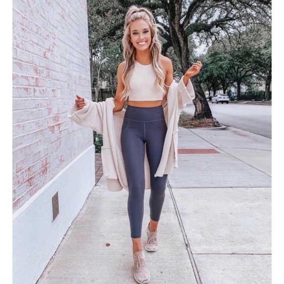 LULULEMON MYSTERY BOX ✨✨‼️🎁⁉️‼️❗️❓ - Picture 3 of 7